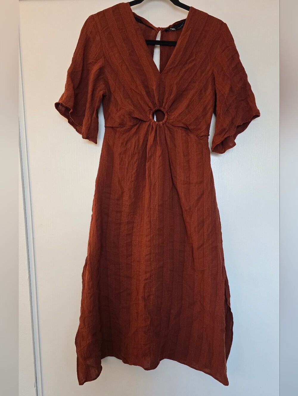 Zara - Burnt Orange Short-Sleeve V-Neck O-Ring Split Back Dress